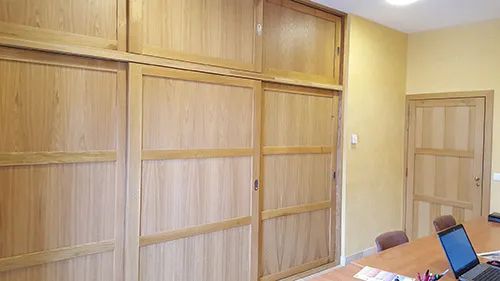 Miniature de Placard vernis avec Aduro Legnopur G30 et Solva-Tint Eiche Gold. (Bois, intérieur)