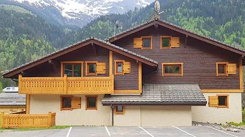 Miniature de Balcons et volets traités en Lignovit Lasur Lärche sur épicéa sablé. (Bois, extérieur)