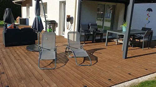 Miniature de Terrasse traitée en Pullex Bodenöl mélange Kongo et Incolore. (Bois, extérieur)